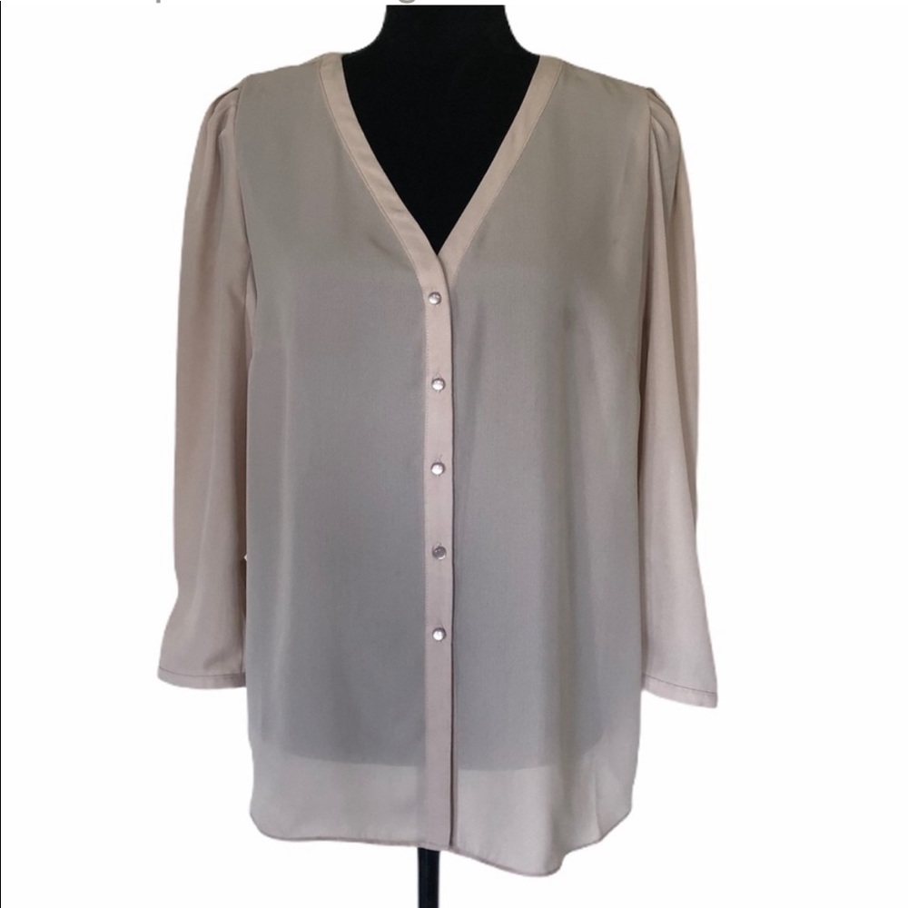 NWT Sioni shear on trend button front nude blush color blouse size large